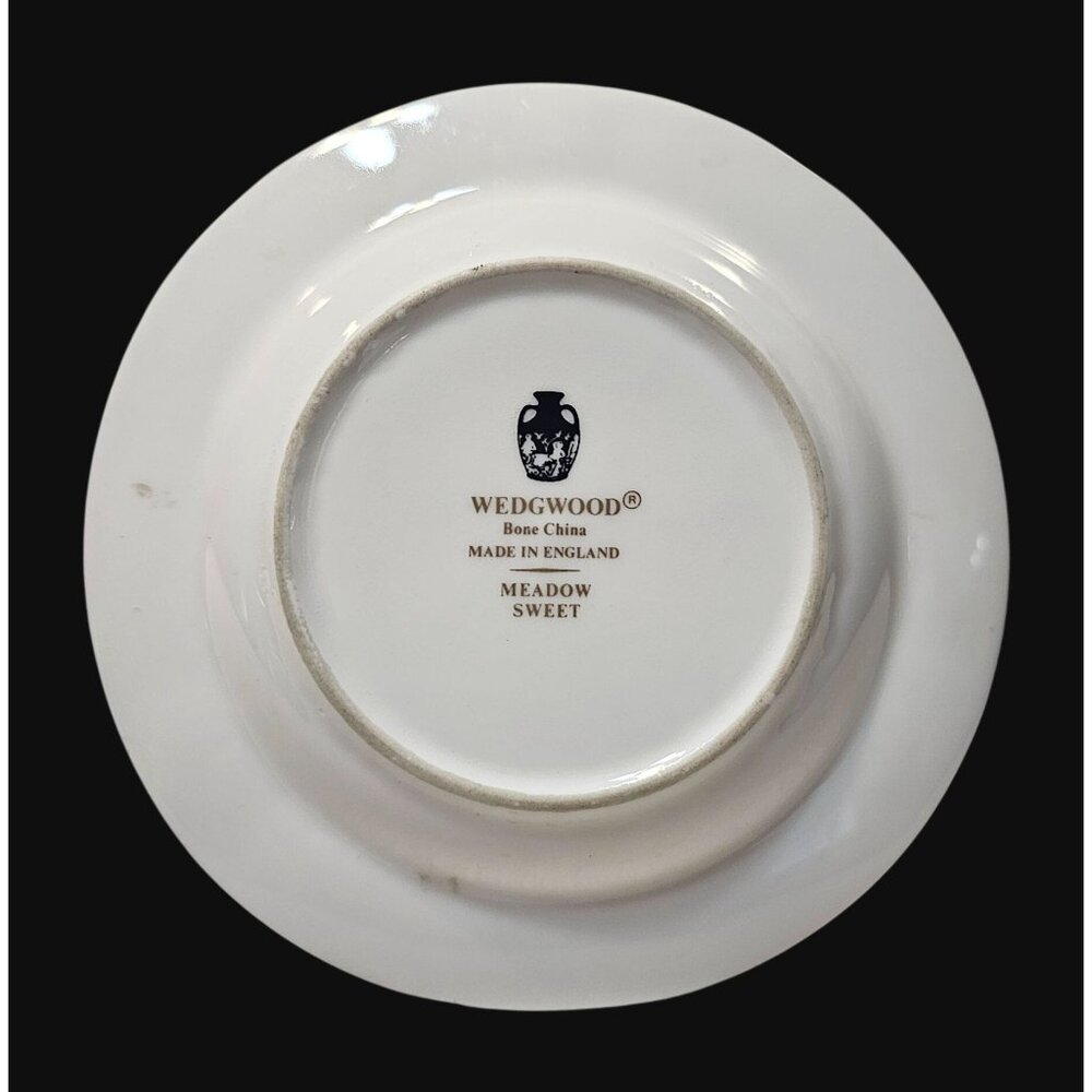 Wedgwood Ashtray in Meadow Sweet Fine Bone China Floral Design 4.5" Diameter - Picture 6 of 8